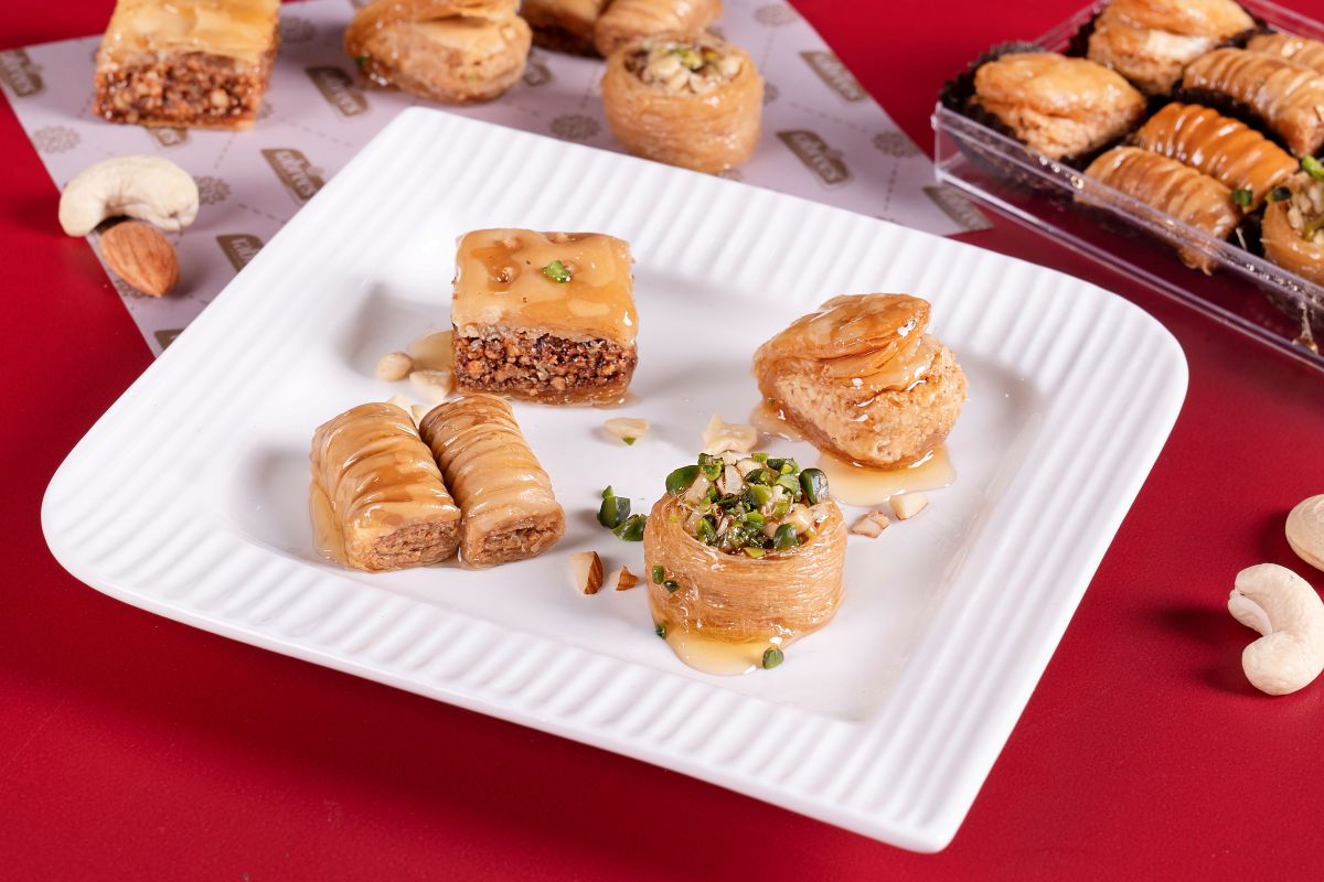 Rabreez Assorted Baklawa Selection (10 Pc)